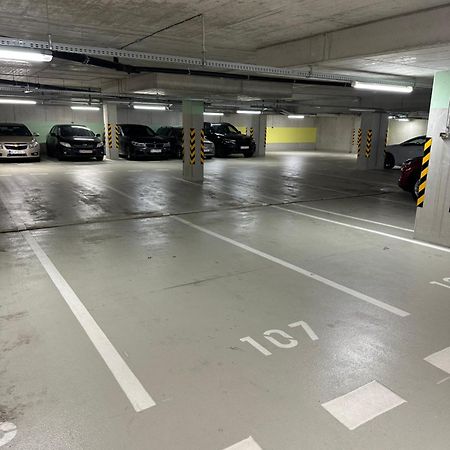 Ein Park Apartment With Free Parking Pozsony Kültér fotó