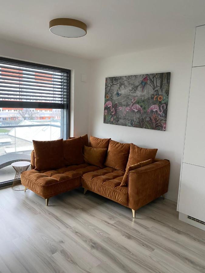 Ein Park Apartment With Free Parking Pozsony Kültér fotó